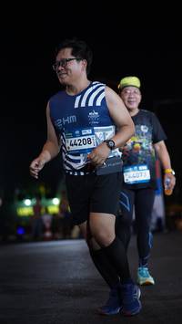 BIB: 2097, 44208
                            <button type="button" onclick="openModal(23154330)" class="btn btn-primary btn-sm float-right btn-popup" data-toggle="modal" data-target=".modal-high-quality">
                        <i class="fas fa-shopping-cart"></i> Add to Cart
                    </button>
                                            <button type="button" onclick="isThisMe(23154330, true)" class="btn btn-success btn-sm float-right btn-popup btn-isme hidden" data-toggle="tooltip" data-placement="bottom" title="นี่คือรูปของคุณใช่ไหม คลิกที่นี่เพื่อเอาเข้าอัลบั้ม">
                        <i class="fas fa-plus"></i> Add to album
                    </button>
                    <button type="button" onclick="isThisMe(23154330, false)" class="btn btn-warning btn-sm float-right btn-popup btn-isnotme hidden">
                        <i class="fas fa-ban"></i> Remove from album
                    </button>